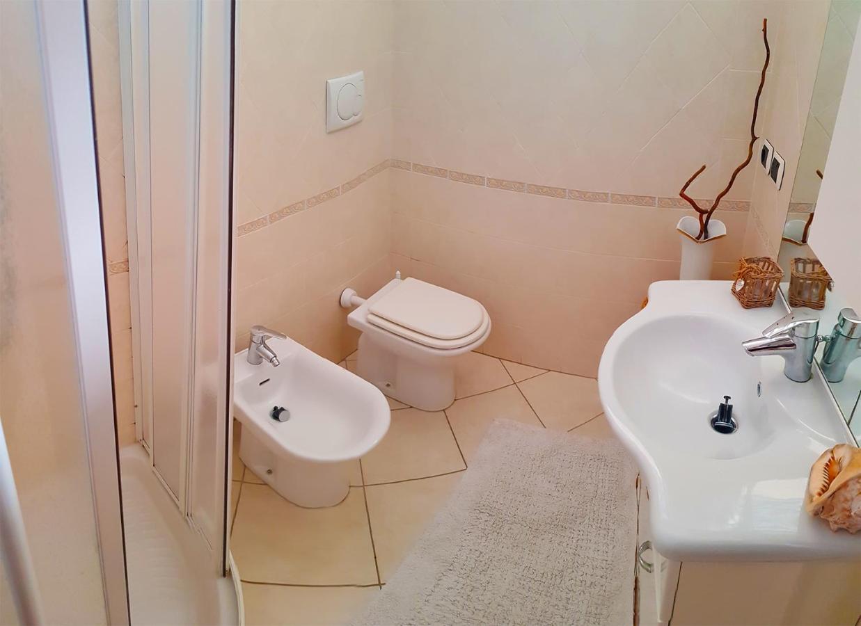 Suites Pratoranieri Beach Фоллоника Экстерьер фото