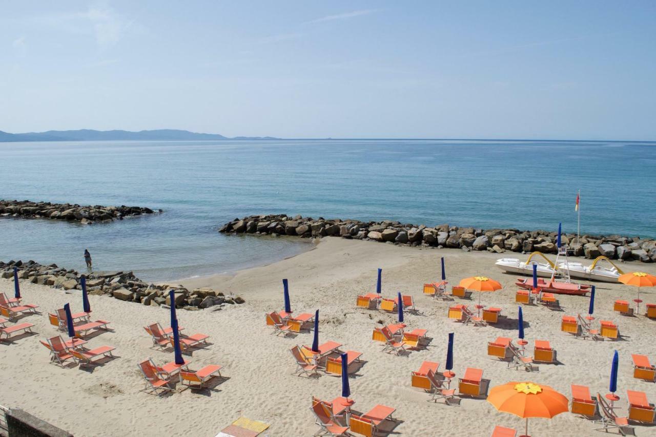 Suites Pratoranieri Beach Фоллоника Экстерьер фото
